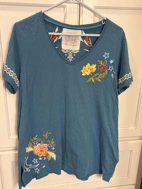 Caite Embroidered Boho Tunic Top Women’s Large Blue Floral V Neck Handmade India